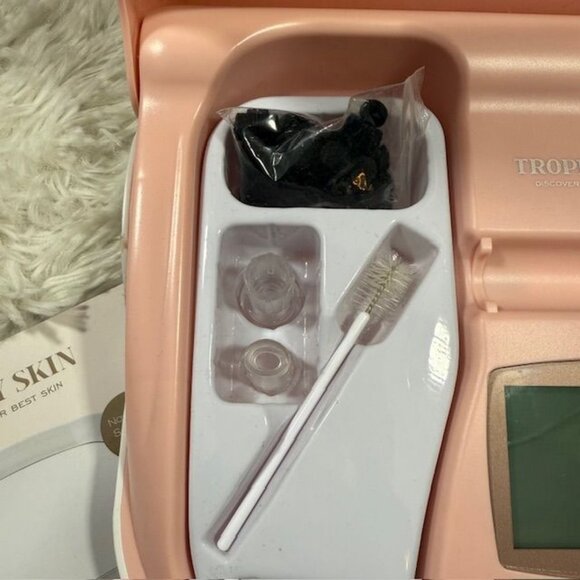 Trophy Skin MicrodermMD Professional-Grade Home Microdermabrasion System - Blush - Picture 3 of 16